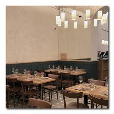 I bisnonni degli attuali proprietari sono stati i primi ad avere la licenza nel mattatoio di testaccio e, al momento del rinnovo, nel 1994, hanno cambiato strada scegliendo di aprire una trattoria, per passione nei confronti della cucina romana e, soprattutto. Da Oio A Casa Mia Ristoranti Roma Squisitalia