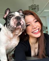 My bestfriend isn't here so selfies with the next living thing that can  never say no to me. First photo's nice. Second's appreciating how the day's  brighter than our future. Third is