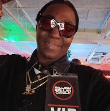 Comparing the skills of Kim Williams and E.C. Hill in Illinois high school  basketball