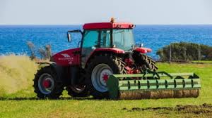 Plugul era folosit pe un tractor u445 de 45cai, asa ca am. Instanta Suprema A Decis Tractorul Poate Fi Condus Pe Drumurile Publice De Catre Persoane Fara Permis Mobile