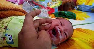 Asi yang umumnya diteteskan ataupun ditambahkan pada pemberian obat tetes mata lain diyakini dapat membantu mengatasi sakit. Bayi Gumoh Lewat Hidung Penyebab Dan Cara Mengatasi Popmama Com