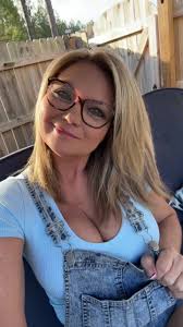 Mary Shoemaker (@grannimimi50)