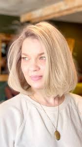 Serving 90s Realness with a Modern Twist, This funky bob is giving major  90s vibes—think sharp lines, bouncy texture, and all the attitude. We’ve  taken it up a notch with a full head of highlights to ...