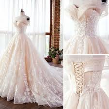 A Number Of These Bride To Bes Are Fortunate They May Browse High And Low Braving Chilly Department Ball Gowns Wedding Cute Wedding Dress Gown Wedding Dress