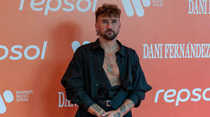 La historia no contada de Dani Fernández: del acoso en su pueblo hasta luto  en plena