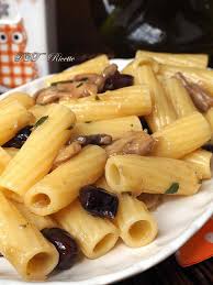 Pasta Con Funghi Porcini E Olive Nere Pasta Funghi Porcini Olive Nere Primo Piatto Recipe Italianfood Italia Ricette Idee Pasto Sano Idee Alimentari