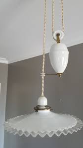 Magnifique Suspension Francaise Monte Et Baisse En Porcelaine Et Opaline 1920 Vintage De La Boutique Fabenjoy S Vintage Lighting Diy Lighting Pendant Light