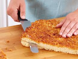 Der kuchen kann auch auf einem backblech gebacken werden. Bienenstich Rezept Zum Selbermachen Lecker