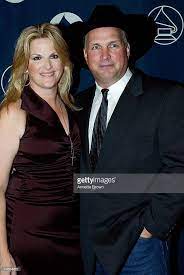 Country Singers Trisha Yearwood L And Her Husband Garth Brooks R Arrive At The Atlanta Chapter Rec Shameless Garth Brooks Garth Brooks Garth Brooks Shirt