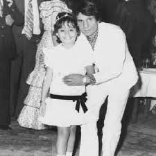 عبدالحليم حافظ في قاعة سينما النصر خلال زيارته بغداد عام 1964 Egyptian Actress Old People Love Baghdad