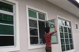 Lalu menundukkan pandangannya untuk melihat ke luar. Cermin Tingkap Rumah Terkini Desainrumahid Com