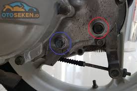 Kamu sedang cari info mengenai letak kiprok beat karbu? Begini Langkah Mengganti Oli Gardan Motor Matic Honda Banyak Yang Salah Gridoto Com