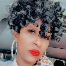 Wait wasn't Angie Stone at grand Marshall last night???im seeing she passed  away in a car accident in her sprinter van…