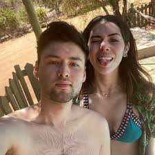 A través de una transmisión en vivo en instagram, a raíz de las críticas, la. Hijo De Cathy Barriga Publica Romantica Foto Con Su Polola