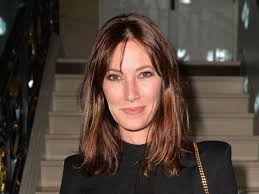 Pourtant, l'ancienne miss france l'a fait galérer avant de succomber. Mareva Galanter La Femme D Arthur Ose Un Maxi Decollete Wow Femme Actuelle Le Mag