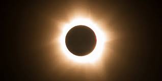 Se også betydningen av penumbra. Hvilken Tid Og Hvordan Du Ser En Solformorkelse 11 August 2018