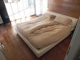 Molto in voga in america, in italia già negli anni '80 la moquette è stata messa da parte, ma negli ultimi anni, sta nuovamente facendo capolino sul mercato. Pavimento Per La Camera Da Letto Consigli Per La Vostra Scelta Designandmore Arredare Casa