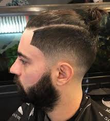 Hipster Frisuren Fur Manner 2017 In 2020 Haarschnitt Manner Hipster Frisur Hipster Haarschnitte