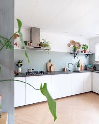 witte ikea keuken met visgraat vloer grote keuken ikea keuken klein appartement keuken