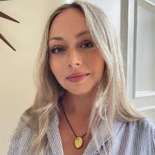 Ruth Hanna (@ruthcharlotte_)