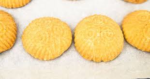 Maamoul Bi Fistok Pistachio Maamoul Hadia S Lebanese Cuisine Maamoul Recipe Arabic Desserts Raw Pistachios