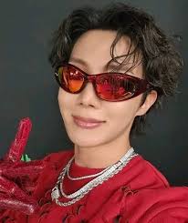 Hope you are ready to see the world turn blue 💙. We are aiming to give  J-hope his well deserved #1 itunes and #1 worldwide with Blue Side (outro) 