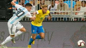 Sin embargo, esta regla se cambió para la edición de 2014 y ambos equipos ahora pueden convocar a jugadores de otros países, como los de europa. Brasil Gano 1 0 A Argentina En El Superclasico De Las Americas Por Fecha Fifa 2018 Como Seguir En Vivo Online Gratis El Partido Amistoso Desde Arabia Saudita Transmision Por Tv