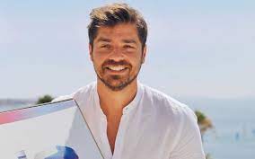 Lourenço ortigão is a 31 year old portuguese actor. Tb8dhbrjumuajm