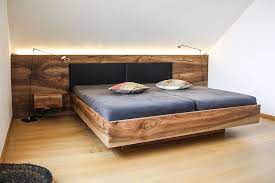 Zum verstecken kann vor dem schrankbett eine falttür oder schiebetür als front gewählt werden. Massivholzbett Vom Schreiner Jonny B Mobelwerkstatt