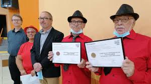 Le bureau de la fédération haute normandie de l'union des fanfares de france est constitué comme suit Deux Anciens Musiciens De Dargnies Decores