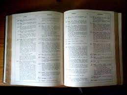 You can use this as a thesaurus also. A Malay English Dictionary By Wilkinson R J Very Good Half Leather 1901 First Edition Orangeberry Books A Member Of Ibooknet