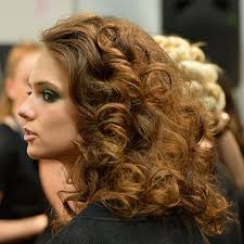 Kurze schwarze haare mit wilden locken !top frisuren styles! Wie Kann Ich Locken Machen