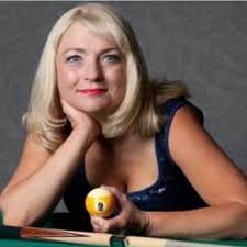 Tina Hess's Instagram, Twitter & Facebook