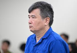 Cựu vụ phó Bộ Công Thương ra tòa trong vụ 'vòi tiền mua biệt thự'