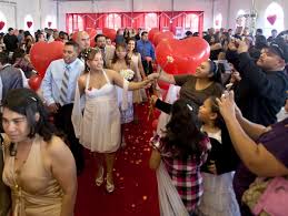 25 couples say vows for Valentine's Day