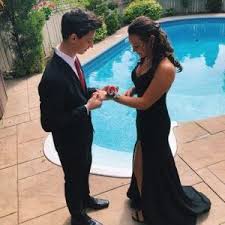 We kid because we love. Aaliyah Mendes Spending A Lavish Life With Her Brother Shawn Mendes Romantische Anime Paare Anime Paare Romantik