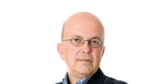 El jefe de la TV manchega reta a los socialistas