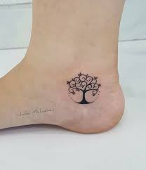 Tatouage arbre et tatouage arbre de vie signification et. Epingle Par Lilia Porango Sur Tattoo Tatouage Tatouage Arbre De Vie Tatouage Mariee