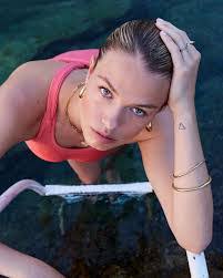 Hailey Clauson's Instagram, Twitter & Facebook