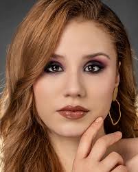 Maquillaje de @stephanie_magnin para @lavanguardia 💄 @nuria.gargoles by  @merymakeup #beautymakeup #segundopremio #losplanetas #lavanguardiamagazine  #lovefilm