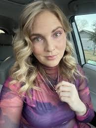 Anne Goff's Instagram, Twitter & Facebook