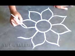 Easy Quick Big Flower Designs Amazing Colourful Big Kolam Designs Youtube Colorful Rangoli Designs Rangoli Designs Kolam Designs