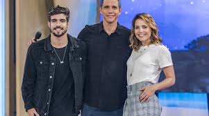 Castro was born in praia grande, a city located on the coast of the state of são paulo. Tamanho Familia Recebe Leticia Colin E Caio Castro Televisao O Dia