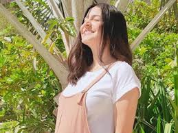 When contacted, a close source has revealed that both mother and the baby are in the pink of their health. Anushka Sharma Flaunts Her Growing Baby Bump In A Sunshine Filled Picture And We Cannot Stop Smiling Pinkvilla