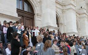 Grefierii maramureșeni amenință, din nou, cu proteste. Grefierii Se PregÄƒtesc SÄƒ DeclanÈ™eze Conflictul De MuncÄƒ Nu Vor Mai Lucra Peste Program PanÄƒ Nu Li Se AcceptÄƒ RevendicÄƒrile Cursdeguvernare Ro Cursdeguvernare Ro