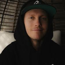 DAS ENERGI!!! Can't believe this is my 3rd year performing  @dasenergifestival Always so much fun working with the @v2_performers  Couldn't have a better team and so thankful for @megs_v2 & @foxyyroxx for