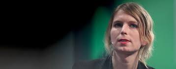 Chelsea manning has been celebrated by antiwar activists since she was identified in 2011 as the source who leaked hundreds of thousands of military and diplomatic documents to wikileaks. Whistleblowerin Und Wikileaks Informatin Chelsea Manning Aus Beugehaft Entlassen Politik Tagesspiegel
