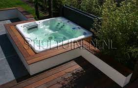 jacuzzi mooi ingebouwd hot tub outdoor jacuzzi outdoor hot tub deck