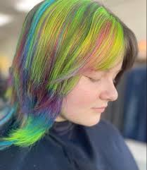 Where to find a good hair salon for split dye hair coloring?
