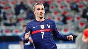 Griezmann failed to convert the rebound but was offside. Equipe De France Griezmann L Ombre Lui Va Toujours Aussi Bien Eurosport